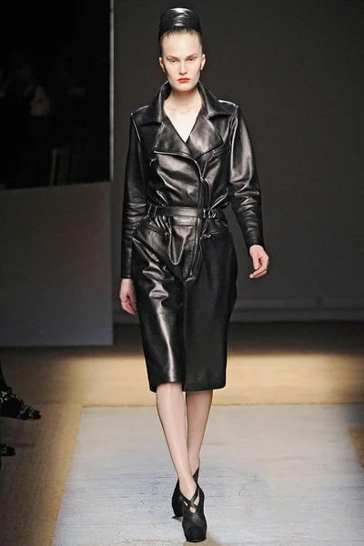 Look 1